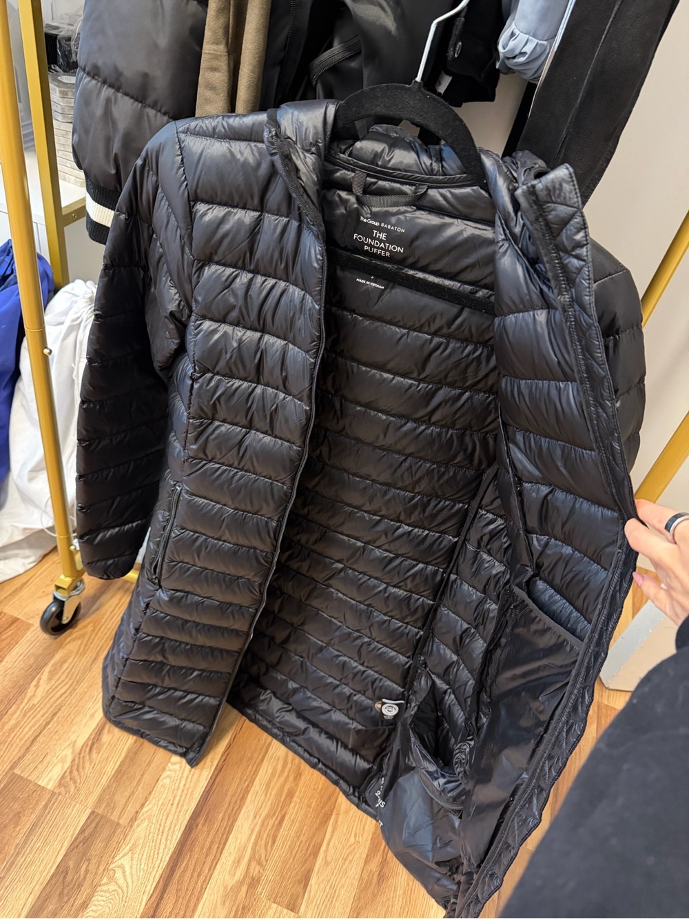 Aritzia the foundation puffer packable jacket size small - Picture 3 of 6